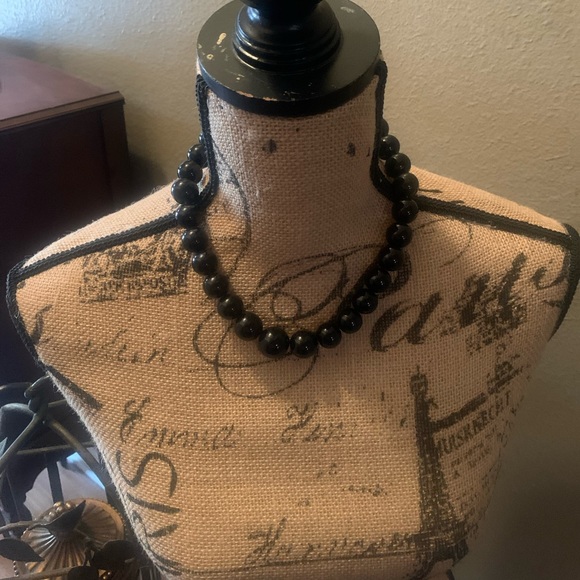 NWT Black beaded necklace - Picture 4 of 5